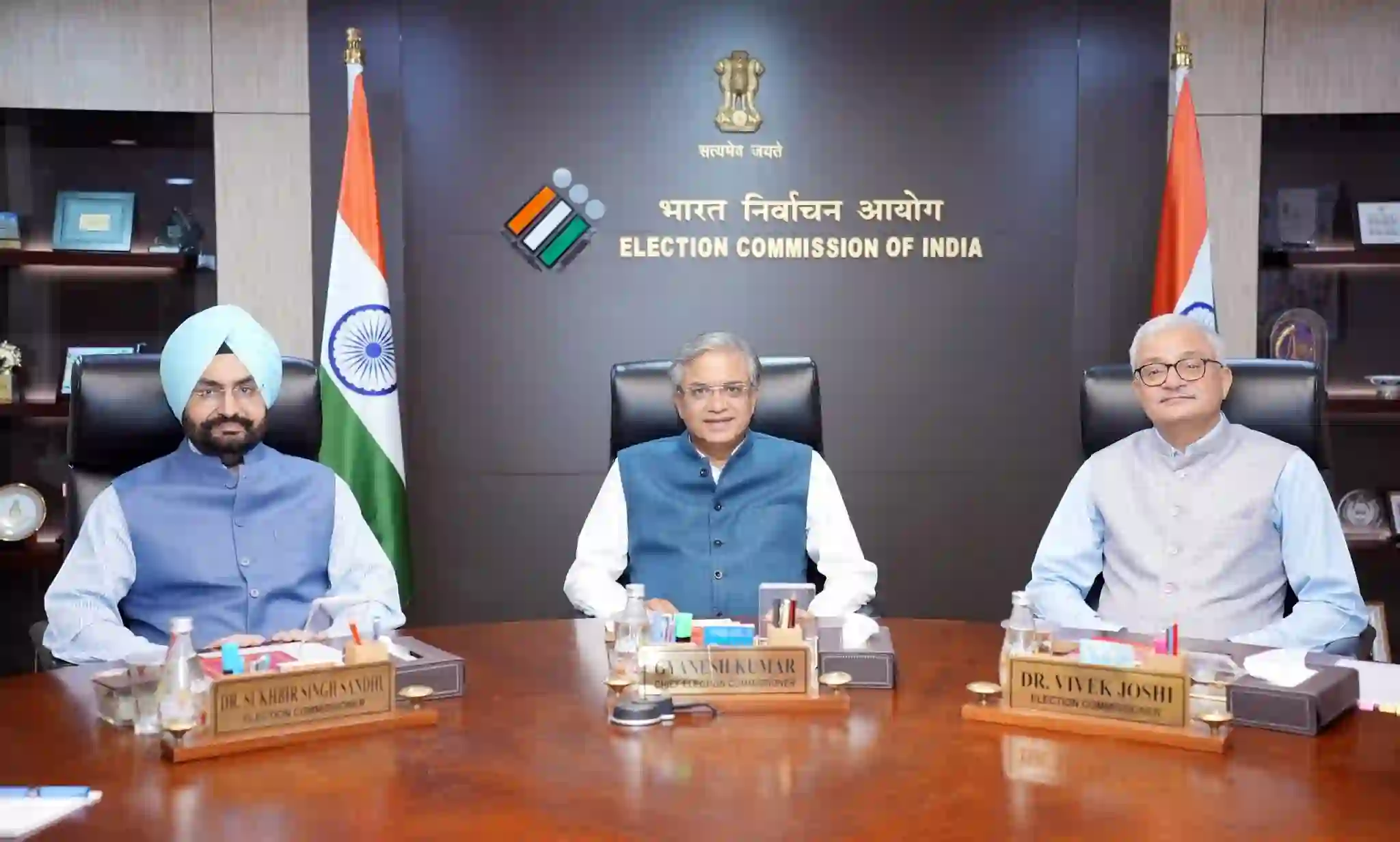 बीआरएस टीम ने नई दिल्ली में चुनाव आयोग से मुलाकात की