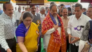 Handloom: तेलंगाना ने हथकरघा श्रमिकों के समर्थन में मानक स्थापित किए: तुम्मला