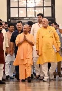 Fatehpur: फतेहपुर घटना पर सरकार सख्त, कानून हाथ में लेने वालों को सख्त सजा मिलेगी