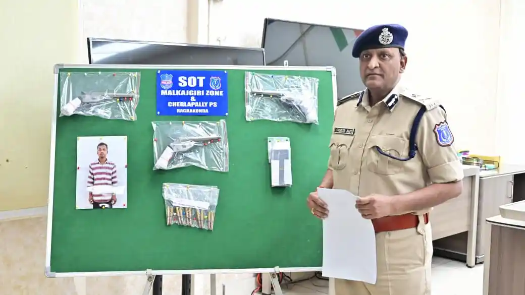 देशी तमंचे के साथ एक गिरफ्तार, 10 कारतूस बरामद