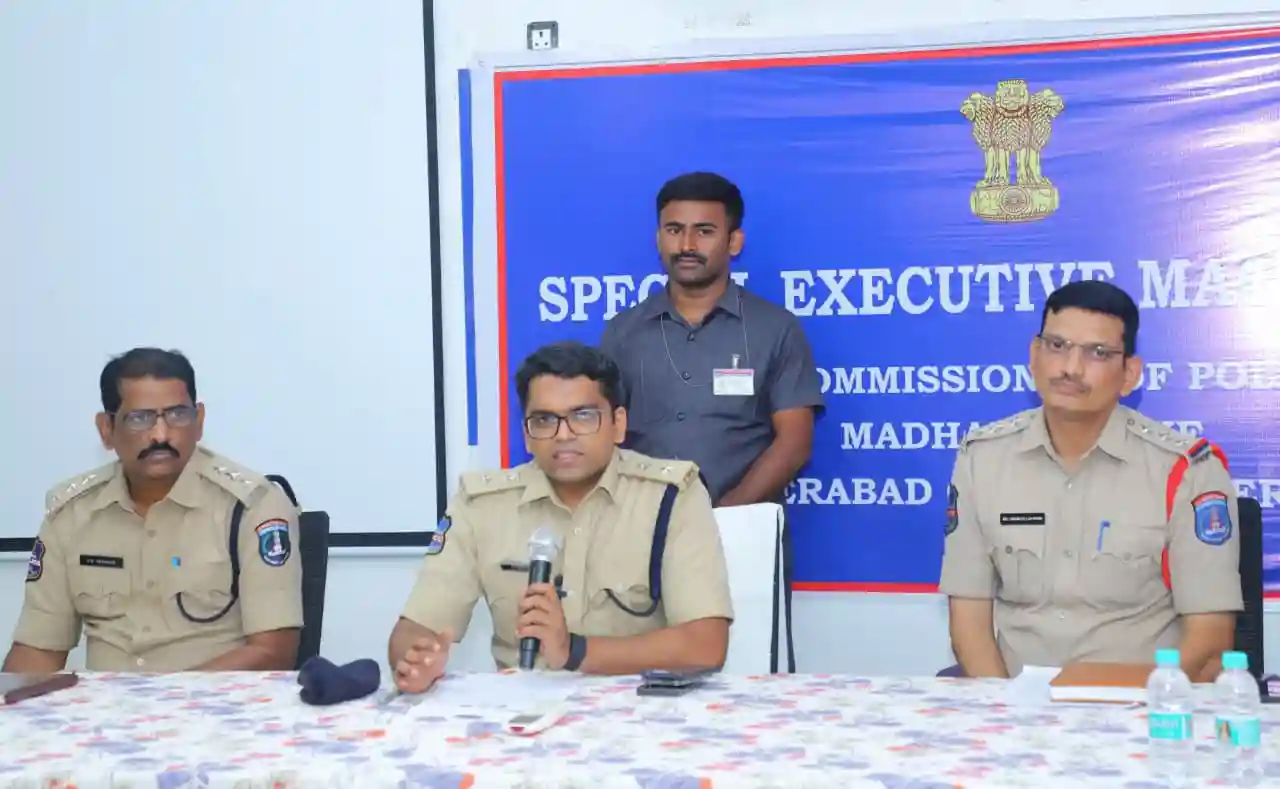 रेव पार्टी पर छापेमारी के दौरान महिला समेत सात गिरफ्तार, कोकीन बरामद