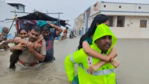 CM : भारी बारिश के कारण तेलंगाना के कई इलाके जलमग्न, राहतकर्मियों ने कई जिंदगी बचाई