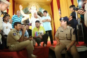CP: पुलिस आयुक्त ने खुद की फ्रेंडली पुलिसिंग, रात  पहुंचे गणेश प्रतिमा पंडालों पर