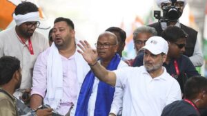 Rahul Gandhi बिहार के चुनावी मुद्दों को हाईजैक कर रहे हैं?