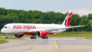 Air India : कई सांसदों को लेकर जा रहा विमान हादसा होने से बाल-बाल बचा