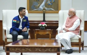 PM Modi ने अंतरिक्ष यात्री शुभांशु शुक्ला से की  बातचीत