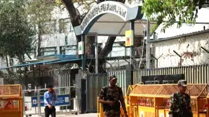 National : ED की बड़ी कार्रवाई, 6.75 किलो सोना व करोड़ो रुपये बरामद