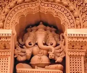 National : दुनिया का इकलौता मंदिर : श्रीगणेश के 32 स्वरूप