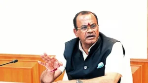 Politics : कोमाटीरेड्डी ने केसीआर पर काला जादू करने का आरोप लगाकर बचने की कोशिश की!