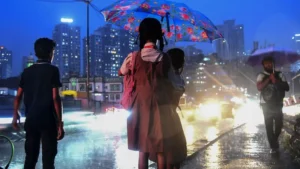 Mumbai: IMD ने जारी किया रेड अलर्ट