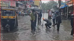 Maharashtra: मुंबई और पुणे सहित कई इलाकों में रेड अलर्ट जारी