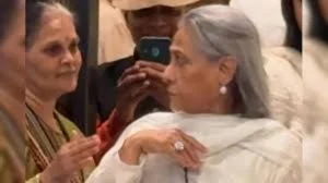 Viral Video: जया बच्‍चन ने सेल्‍फी ले रहे शख्‍स को मारा जोरदार धक्‍का