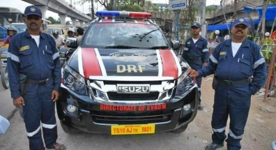 Adilabad : डीआरएफ ने आदिलाबाद बाढ़ में फंसे परिवार के छह सदस्यों को बचाया