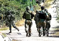 J&amp;K : कुलगाम ऑपरेशन में 2 जवान हुए शहीद, 4 घायल