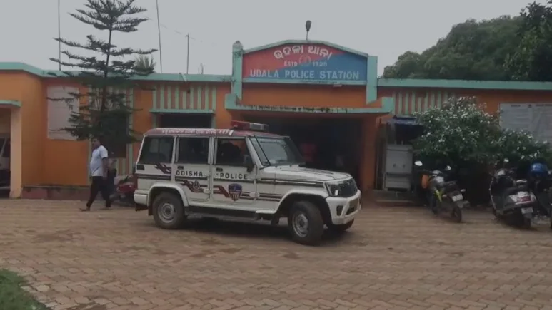 गर्लफ्रेंड का अपहरण, फिर दोस्तों के साथ गैंगरेप का प्रयास