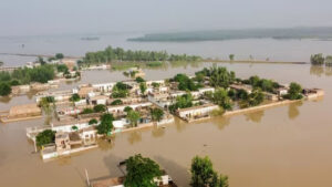 पाकिस्तान में फटा बादल, 159 लोगों की मौत, कई लापता, सड़कें बंद
