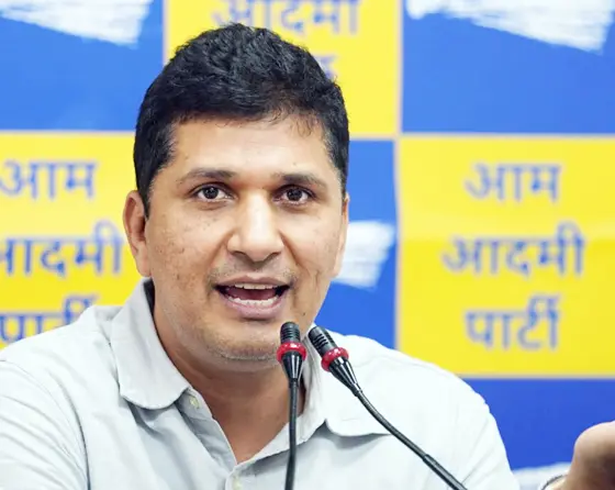 Delhi : जब सभी के यहां छापे पड़ेंगे तो कोई ईमानदार क्यों रहेगा : सौरभ