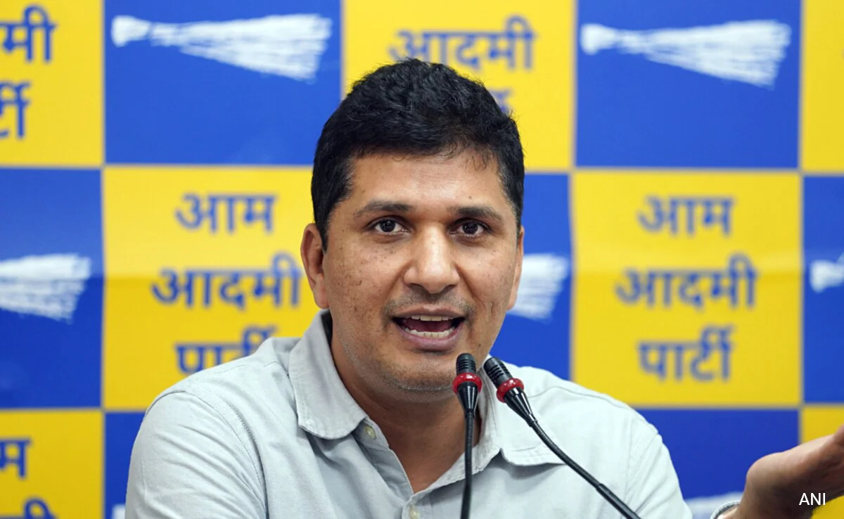 Delhi में AAP नेता सौरभ भारद्वाज के घर ED की रेड: आप नेताओं ने कसा तंज