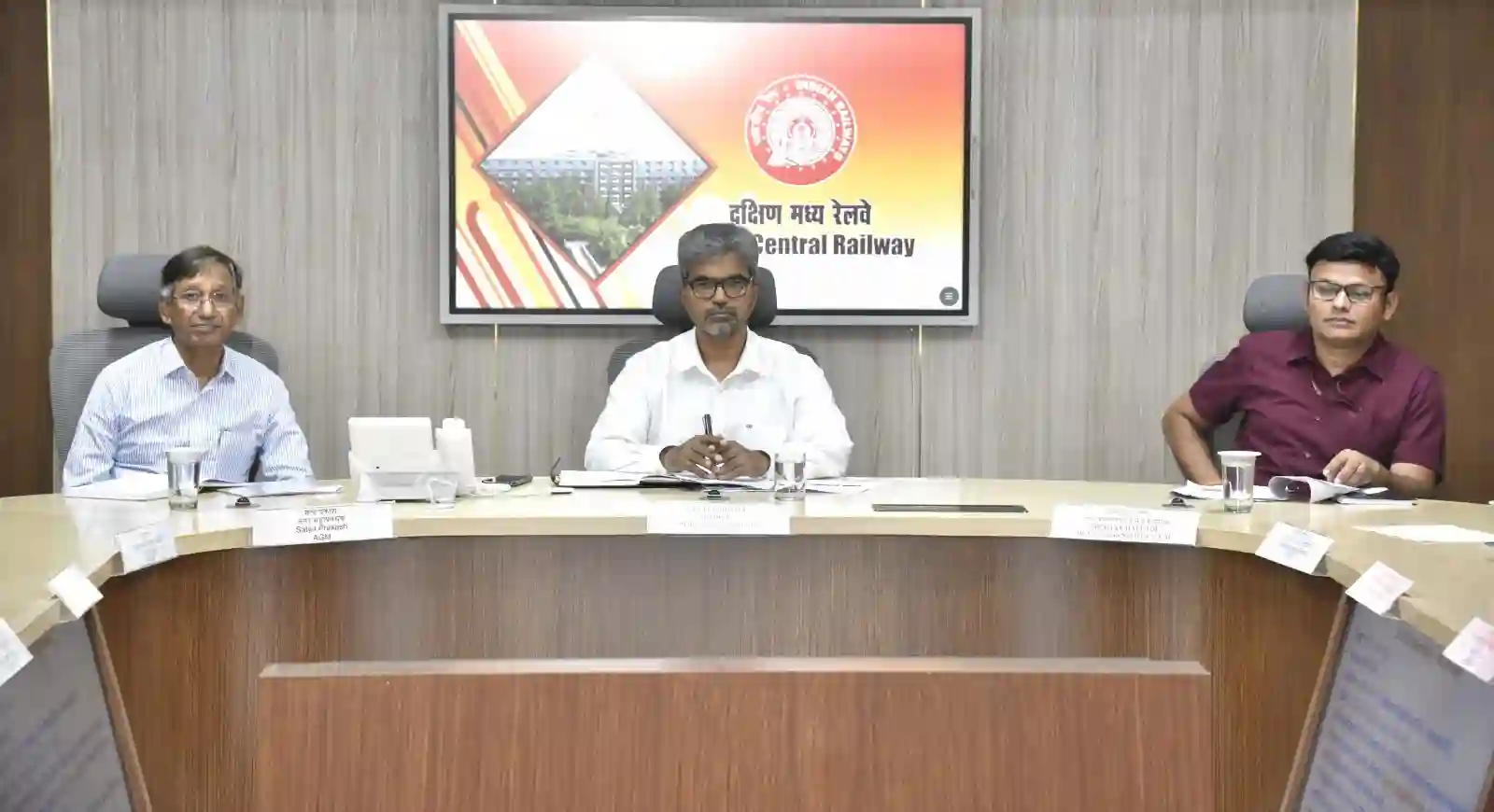 दक्षिण मध्य रेलवे के महाप्रबंधक ने सुरक्षा समीक्षा पर बैठक में दिए कई निर्देश