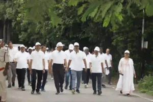 News Hindi : महाप्रबंधक ने स्वच्छता वॉकथॉन का नेतृत्व किया