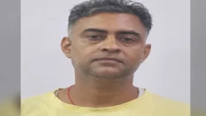Delhi Police: एक आधार पर 16 सिमकार्ड, 11 पाकिस्तान में एक्टिव ; हुआ गिरफ्तार