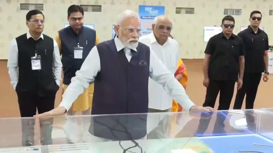 Hindi News: ‘100 दुखों की एक ही दवाई है… आत्मनिर्भर भारत’, भावनगर में बोले पीएम मोदी