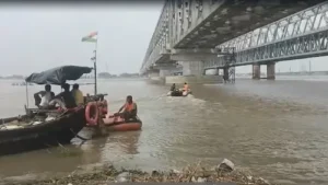 Bihar : युवक की मां और बहन ने आंखों के सामने देखा डूबते बेटे को