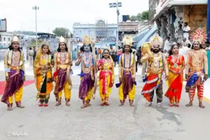 News Hindi: देशभर के कलाकारों ने हनुमंत वाहन सेवा में आध्यात्मिक आकर्षण बिखेरा