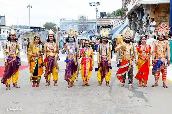 News Hindi: देशभर के कलाकारों ने हनुमंत वाहन सेवा में आध्यात्मिक आकर्षण बिखेरा
