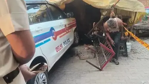 Latest News : सोते हुए व्यक्ति को दिल्ली पुलिस की वाहन ने कुचल दिया