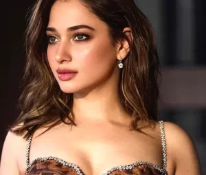 Latest Hindi News : मैं अच्छी लाइफ पार्टनर बनने की कोशिश कर रही हूं : तमन्ना