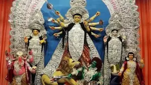 Latest Hindi News : कोलकाता दुर्गा पूजा : भव्य पंडाल दर्शन से पहले जानें ज़रूरी टिप्स