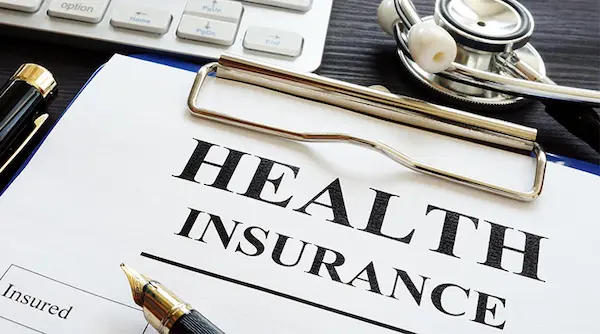 Insurance: जीएसटी कटौती से महंगा हो सकता है हेल्थ इंश्योरेंस