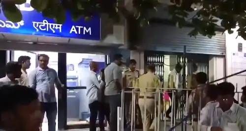 Latest Hindi News : कर्नाटक में बैंक कर्मियों को बांधकर 58 किलो सोना व 8 करोड़ नगदी लूटे