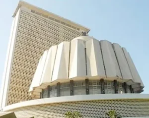 Latest Hindi News : महाराष्ट्र मंत्रिमंडल में फेरबदल के संकेत