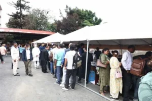 Nepal: नेपाल में टेंट के नीचे सुप्रीम कोर्ट