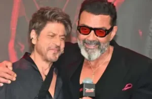 Latest Hindi News : शाहरुख खान परिवार को लेकर बहुत सजग रहते हैं : बॉबी देओल