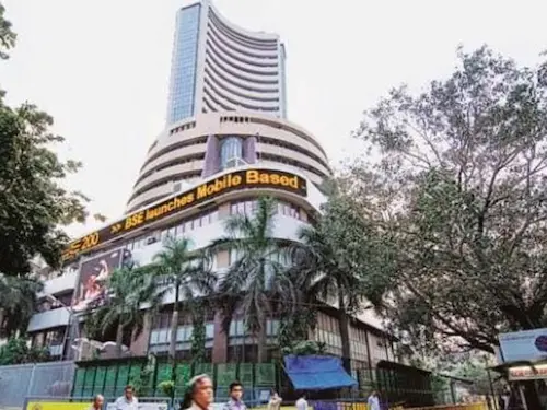 Sensex : 750 अंकों की हलचल, दिन के अंत में मामूली गिरावट
