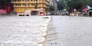 MP :  शिप्रा नदी में गिरी पुलिस की गाड़ी, थाना प्रभारी की मौत