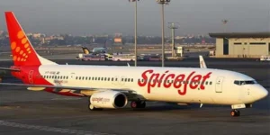 SpiceJet: उड़ान के दौरान स्पाइसजेट विमान का पहिया गिरा