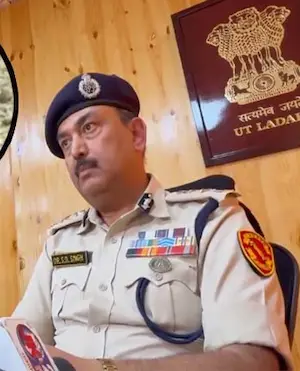 Latest Hindi News : लद्दाख डीजीपी ने वांगचुक के खोले कई राज़