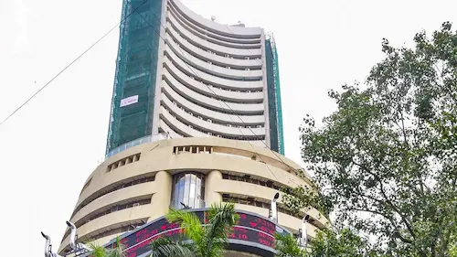 Stock Market : बाजार में तेजी, सेंसेक्स 324 अंक चढ़कर 81,425 पर बंद