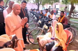 UP : योगी सरकार दिव्यांगजनों को आत्मनिर्भर बनाने में जुटी