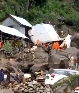Latest Hindi News : उत्तराखंड, हिमाचल और कश्मीर में फट रहे बादल, तलाशे जा रहे हैं कारण