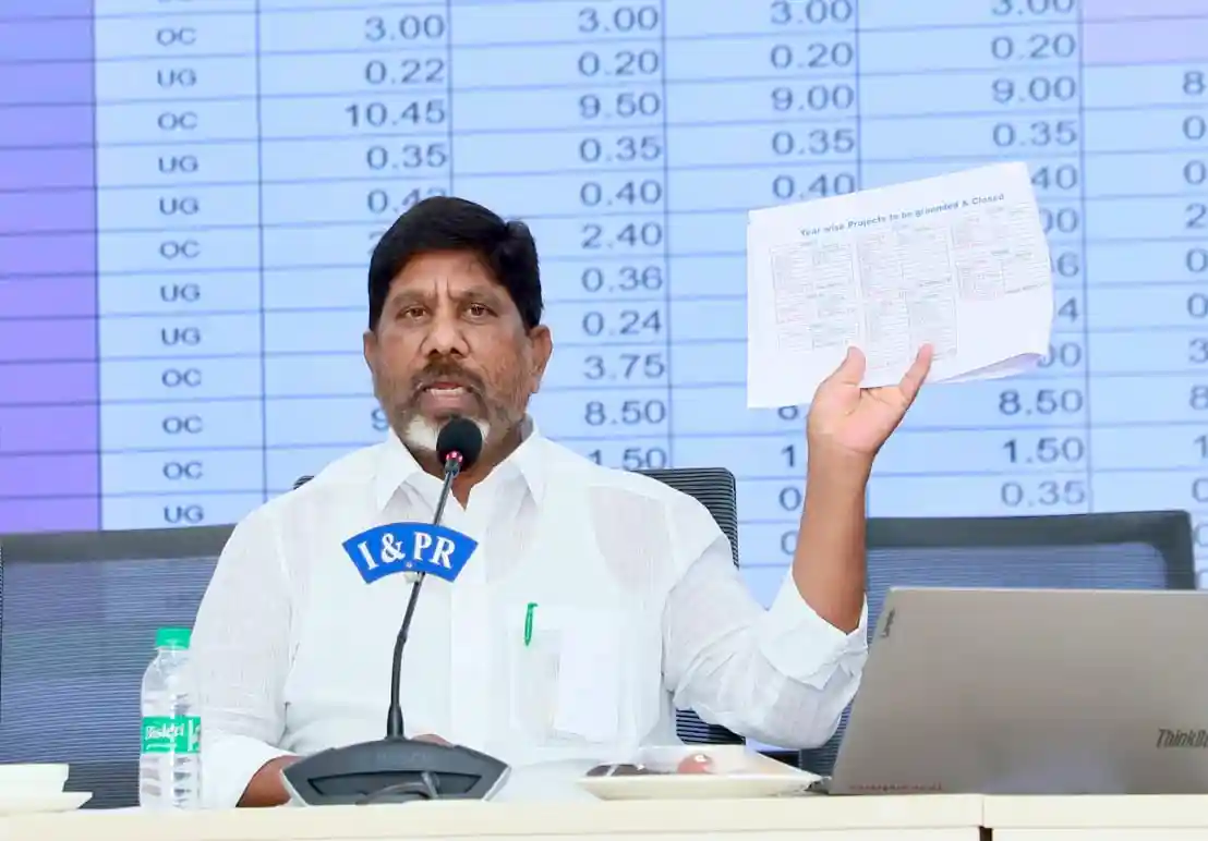 डिप्टी सीएम की चेतावनी, अधिकारियों की लापरवाही से राजस्व को हो सकता है खतरा