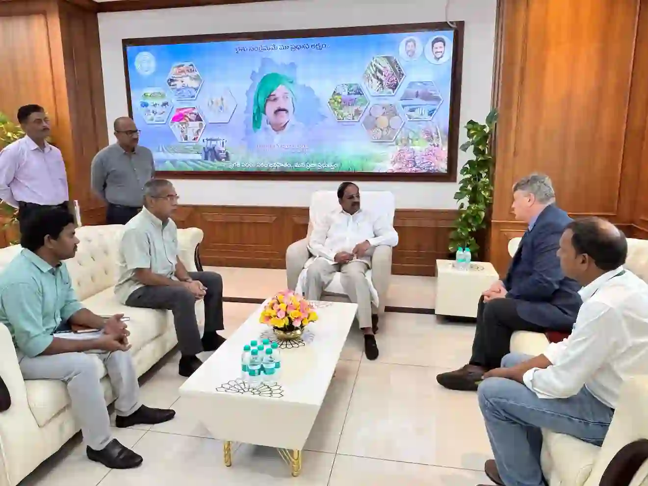 एक ही दिन में 11,930 मीट्रिक टन यूरिया की आपूर्ति, किसानों को राहत