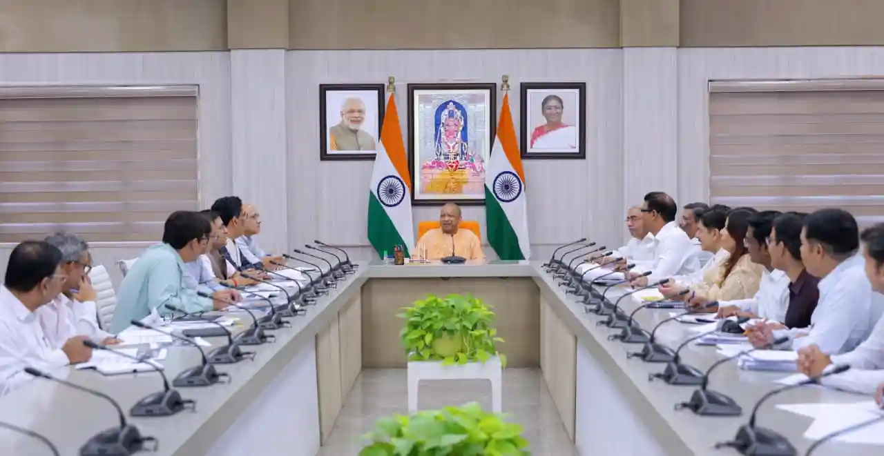 यूपी सरकार का बड़ा फैसला, संत कबीर के नाम पर स्थापित होंगे वस्त्र एवं परिधान पार्क