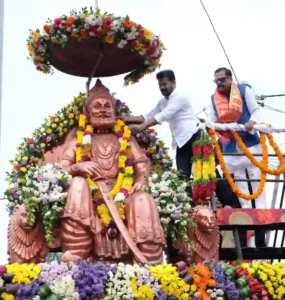 News Hindi : महाराजा अग्रसेन की विशाल प्रतिमा पर सीएम रेवंत रेड्डी ने किया माल्यापर्ण
