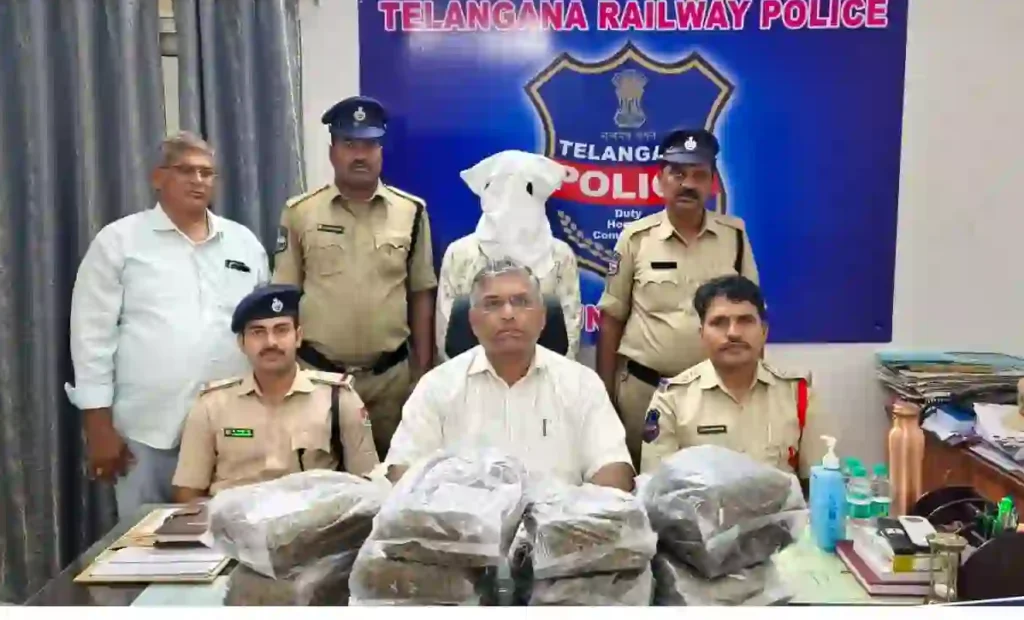 News Hindi : रेलवे पुलिस एक्शन में, गांजा तस्करों की खैर नहीं
