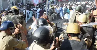 Latest Hindi News : बरेली हिंसा में पुलिस ने की कड़ी कार्रवाई, 60 लोग गिरफ्तार, 74 दुकानें सील